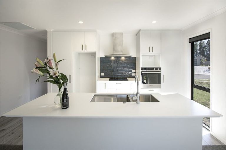 Photo of property in 22 Rua Street, Albert Town, Wanaka, 9305