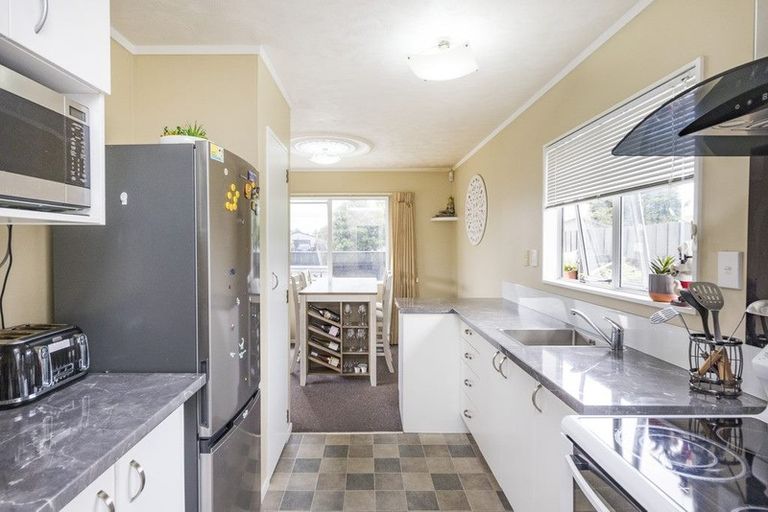 Photo of property in 17 Cargill Grove, Kelvin Grove, Palmerston North, 4414