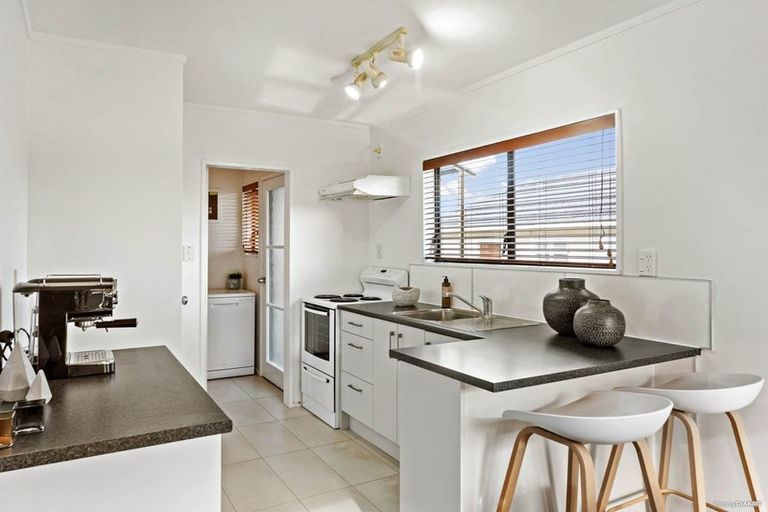 Photo of property in 2/15 Margan Avenue, New Lynn, Auckland, 0600