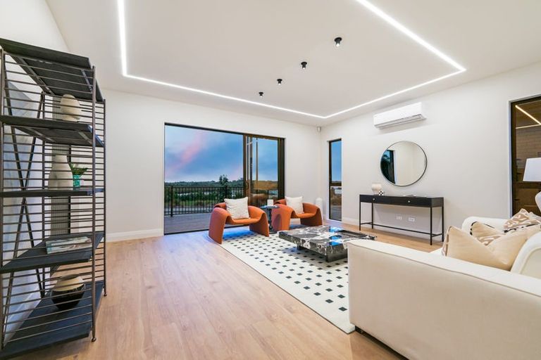 Photo of property in 28 Evergreen Parade, Rosehill, Papakura, 2113