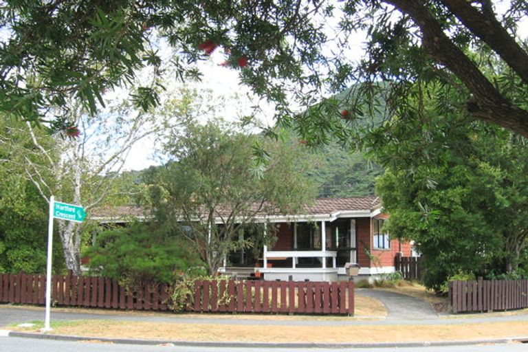 Photo of property in 11 Larchmont Grove, Totara Park, Upper Hutt, 5018