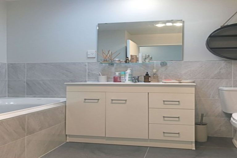 Photo of property in 9 Hakaro Way, Takanini, 2112