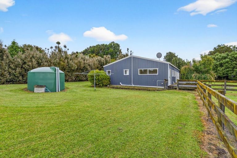 Photo of property in 61 Boord Crescent, Kumeu, 0891