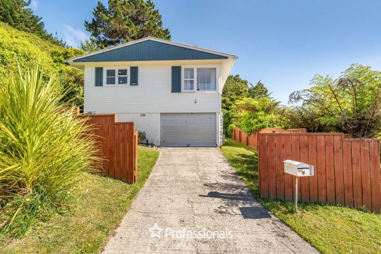 Photo of property in 8 Harlow Grove, Wainuiomata, Lower Hutt, 5014
