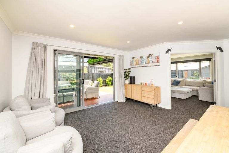Photo of property in 5 Stratford Court, Fitzherbert, Palmerston North, 4410