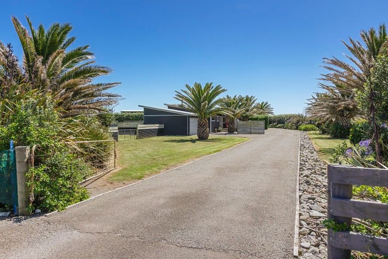 Photo of property in 77 Anglers Avenue, Warea, New Plymouth, 4381