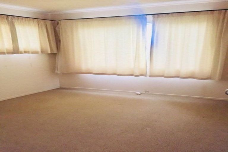 Photo of property in 24 Miriam Corban Heights, Henderson, Auckland, 0612