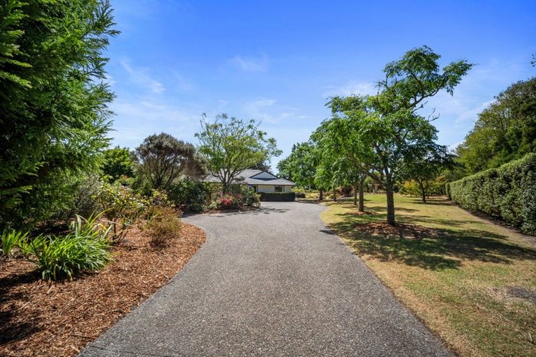 Photo of property in 230 Taupaki Road, Taupaki, Henderson, 0782