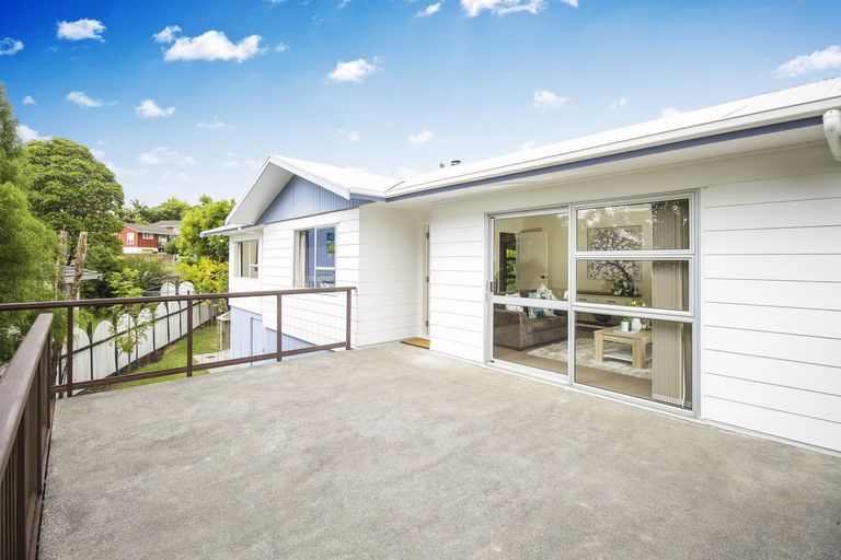 Photo of property in 24 Beauchamp Drive, Massey, Auckland, 0614