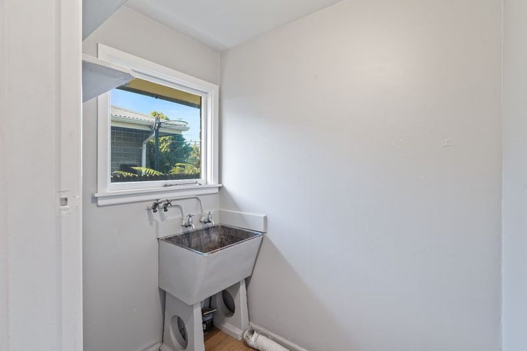 Photo of property in 2a Skerten Avenue, Hornby, Christchurch, 8042