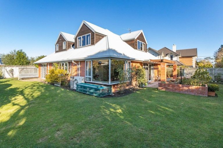 Photo of property in 104 Hamilton Avenue, Ilam, Christchurch, 8041