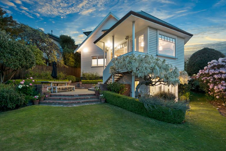 Photo of property in 5 Hackthorne Road, Cashmere, Christchurch, 8022