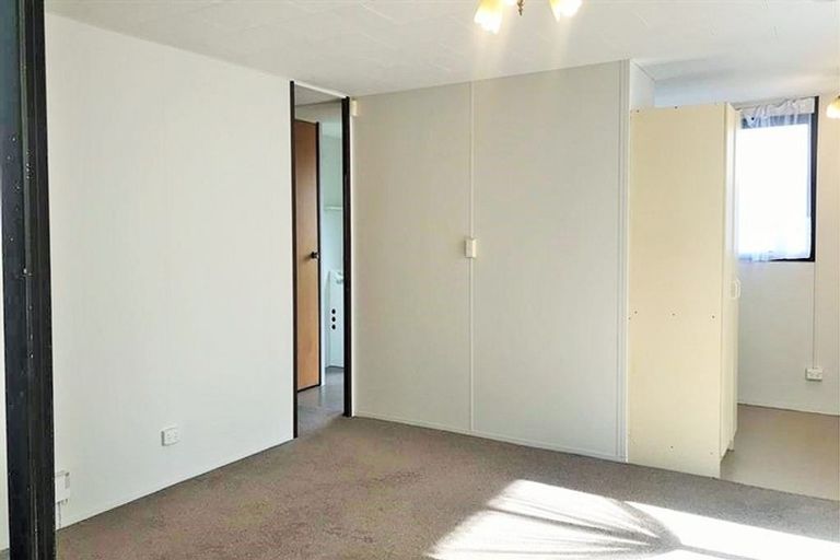 Photo of property in 2/11 Kahikatea Place, Ranui, Auckland, 0612