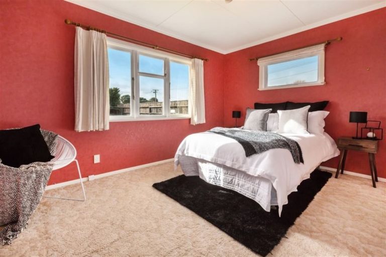 Photo of property in 32 Koromiko Street, Otaki Beach, Otaki, 5512