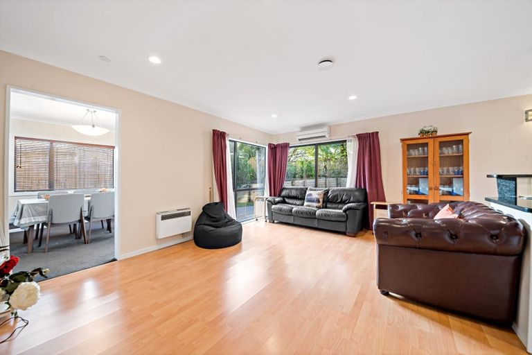 Photo of property in 11 Walter Haddrell Crescent, Flat Bush, Auckland, 2016