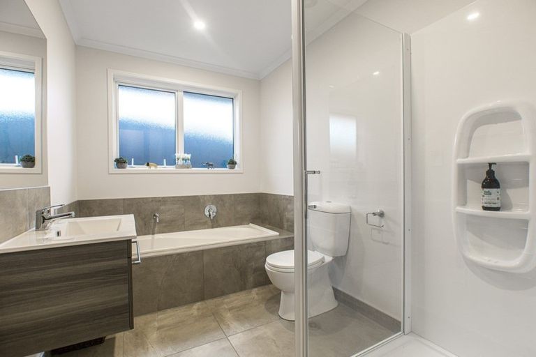 Photo of property in 8 Tahuna Minhinnick Drive, Glenbrook, Waiuku, 2681