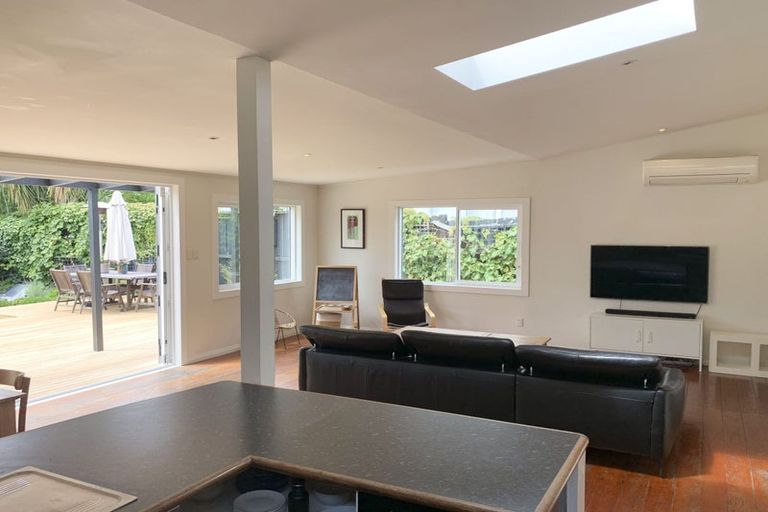 Photo of property in 9 School Road, Morningside, Auckland, 1021