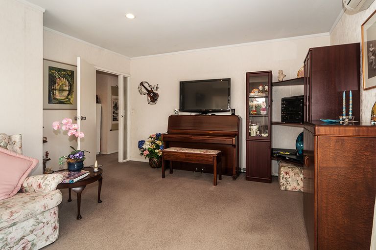 Photo of property in 2/16 Castleton Drive, Howick, Auckland, 2014