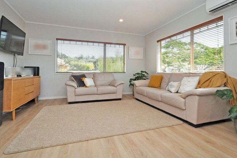Photo of property in 22a Greta Place, Stanmore Bay, Whangaparaoa, 0932