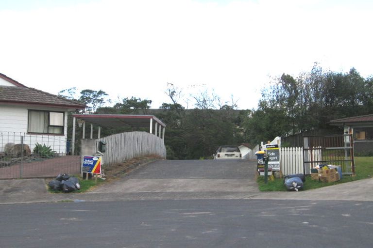 Photo of property in 2/20 Landsdale Place, Massey, Auckland, 0614