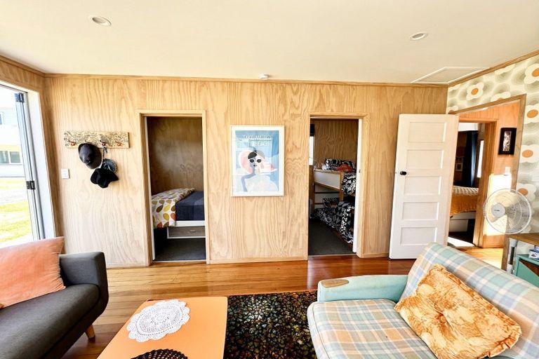 Photo of property in 8 Second Avenue, Urenui, 4377