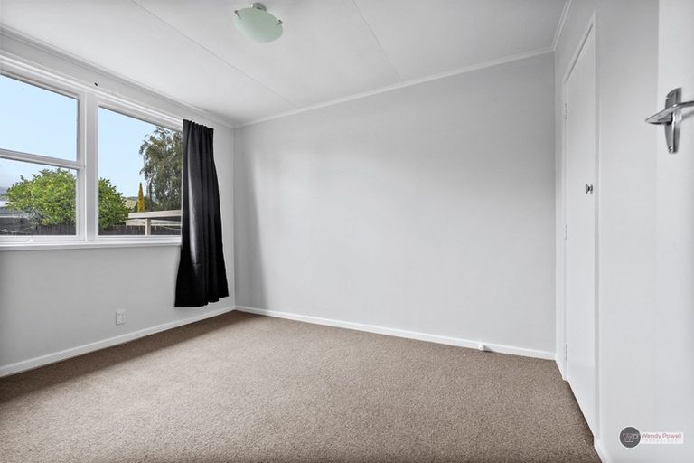 Photo of property in 2/121 Clouston Park Road, Clouston Park, Upper Hutt, 5018