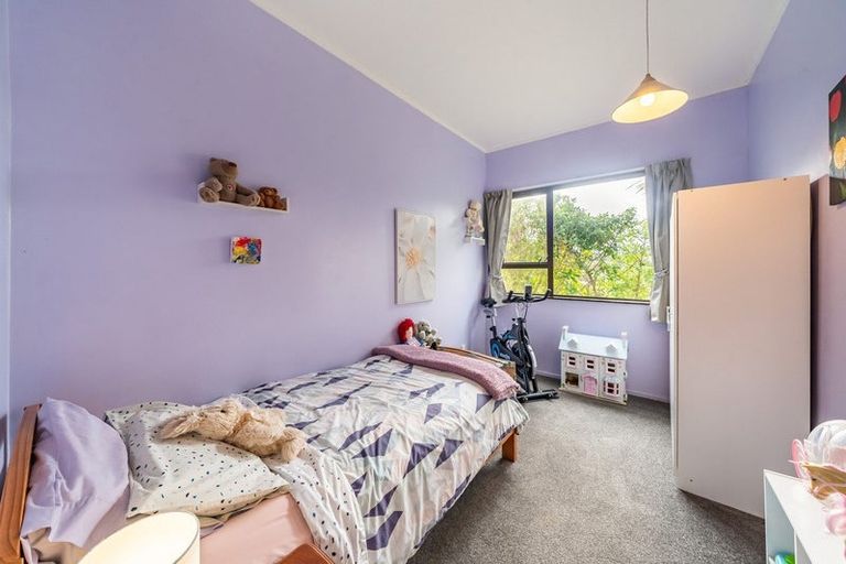 Photo of property in 42 Allington Road, Karori, Wellington, 6012