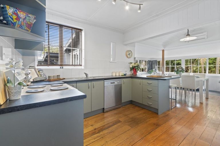 Photo of property in 18 Cosgrave Road, Papakura, 2110