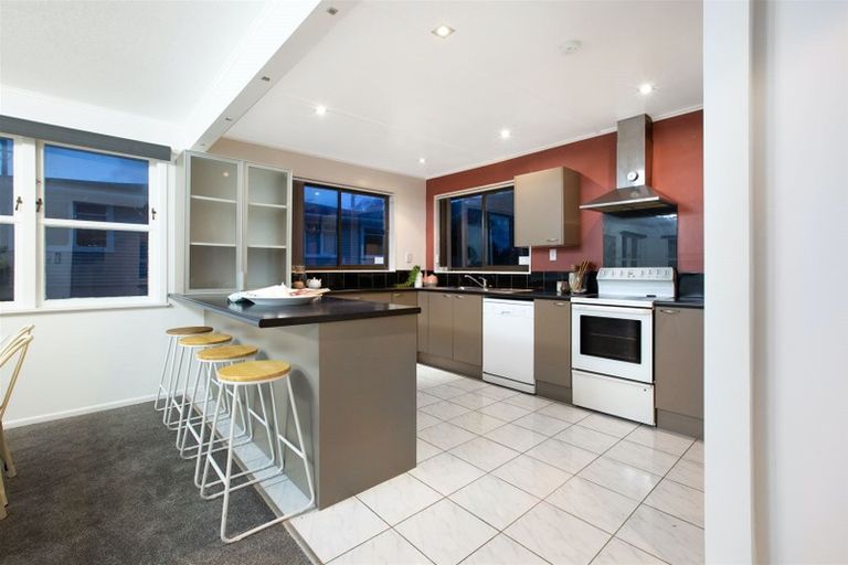 Photo of property in 60 Bell Street, Tawa, Wellington, 5028