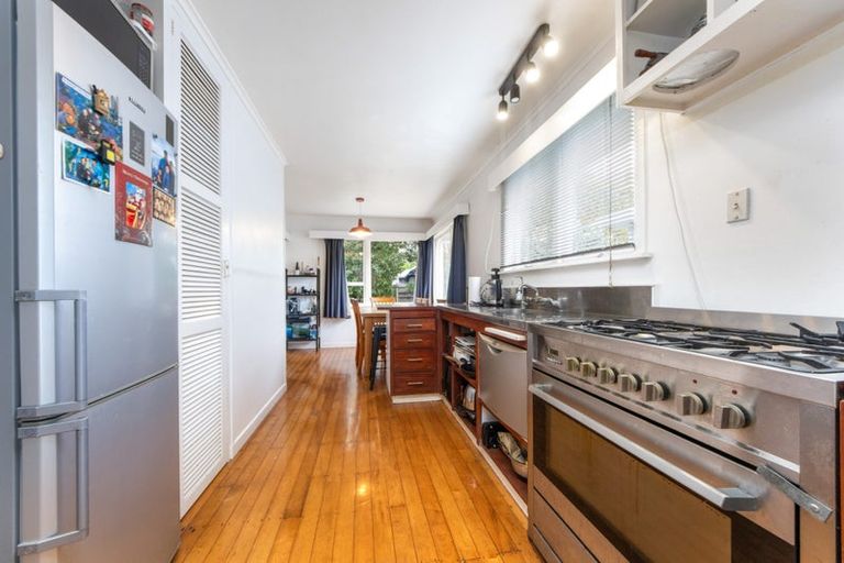 Photo of property in 72 Colwill Road, Massey, Auckland, 0614