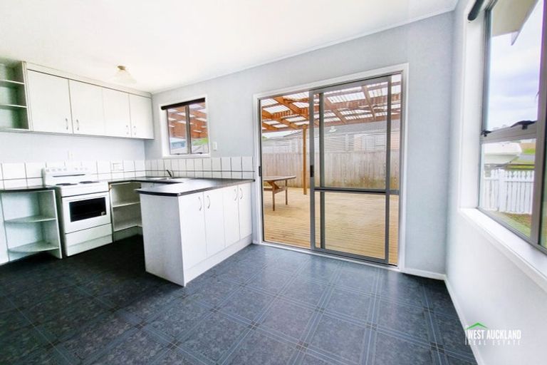 Photo of property in 9 Arodella Crescent, Ranui, Auckland, 0612