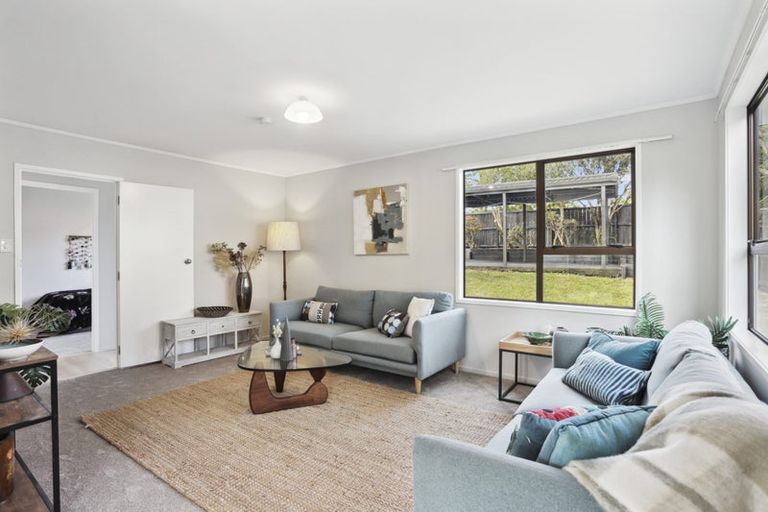 Photo of property in 15 Panzic Place, Glen Eden, Auckland, 0602