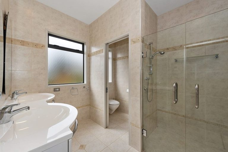 Photo of property in 11 The Esplanade, Huntington, Hamilton, 3210