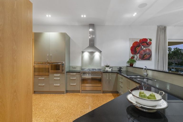 Photo of property in 1/7 The Promenade, Takapuna, Auckland, 0622