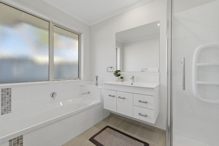 Photo of property in 35 Leet Crescent, Papamoa Beach, Papamoa, 3118