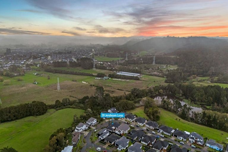 Photo of property in 39 Jeroboam Loop, Kumeu, 0810