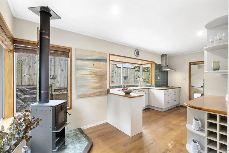 Photo of property in 13 Seymour Road, Mellons Bay, Auckland, 2014