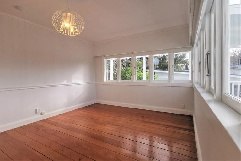 Photo of property in 46 Colonial Road, Birkenhead, Auckland, 0626