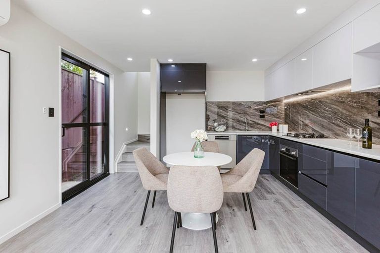 Photo of property in 16d Smedley Street, Manurewa, Auckland, 2102