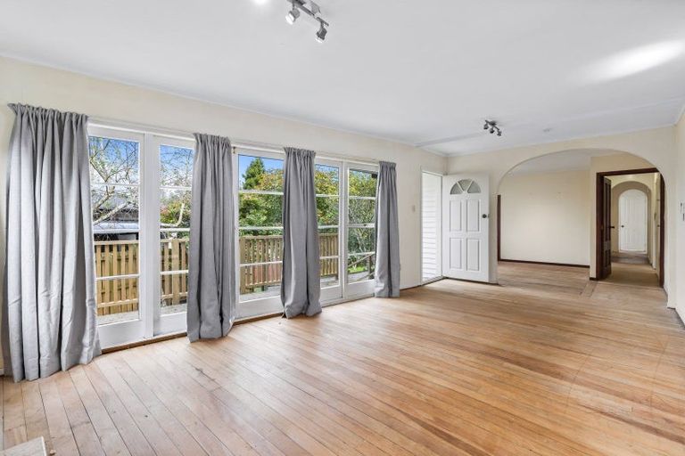 Photo of property in 6 Palmer Avenue, Glen Eden, Auckland, 0602