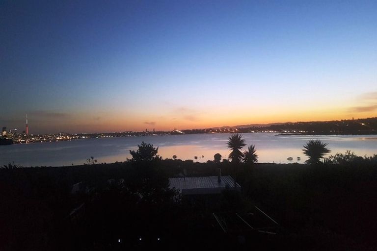 Photo of property in 2/38 Walter Street, Hauraki, Auckland, 0622