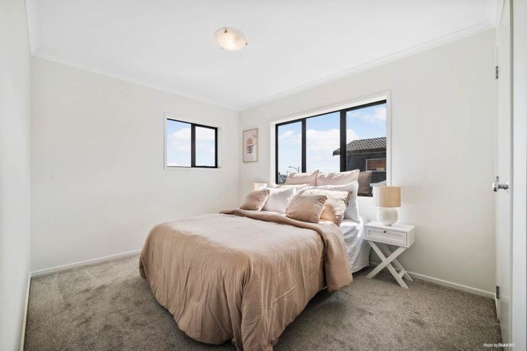 Photo of property in 5 Barnacle Rise, Red Beach, 0932