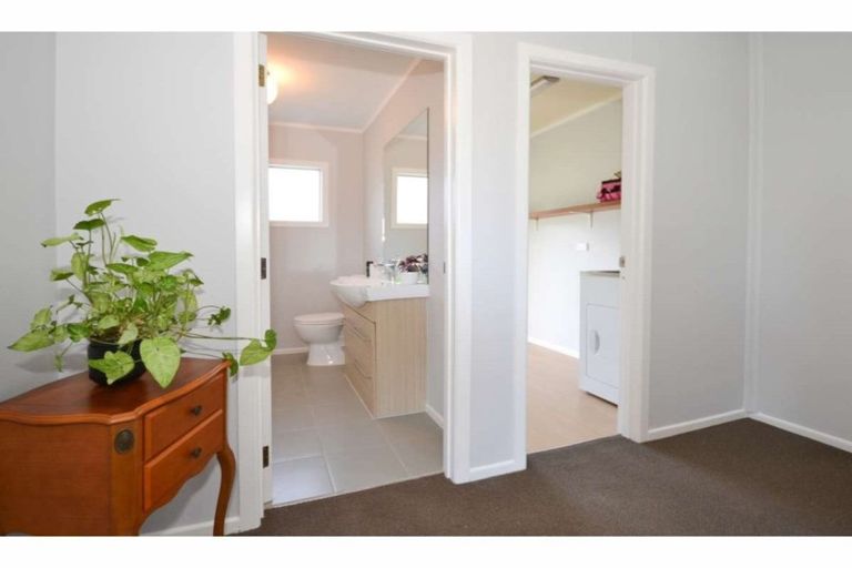 Photo of property in 74d Riddell Road, Kerikeri, 0230