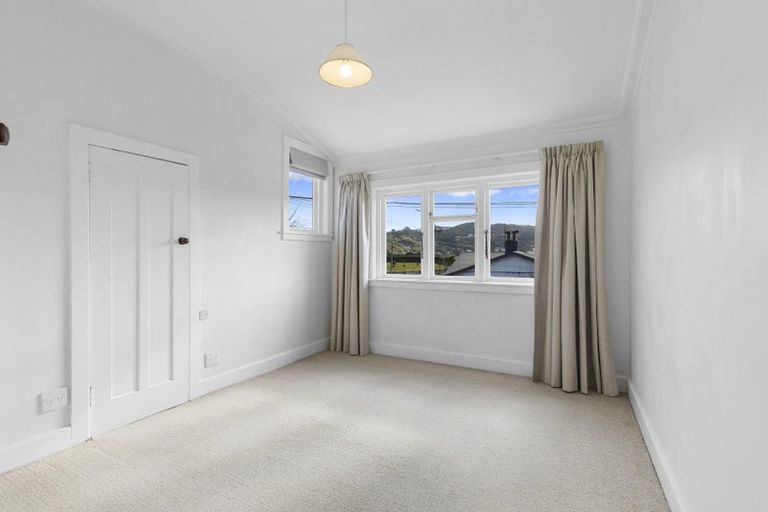 Photo of property in 33 Firth Terrace, Karori, Wellington, 6012