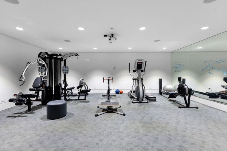 Photo of property in 41 Beach Road, Castor Bay, Auckland, 0620