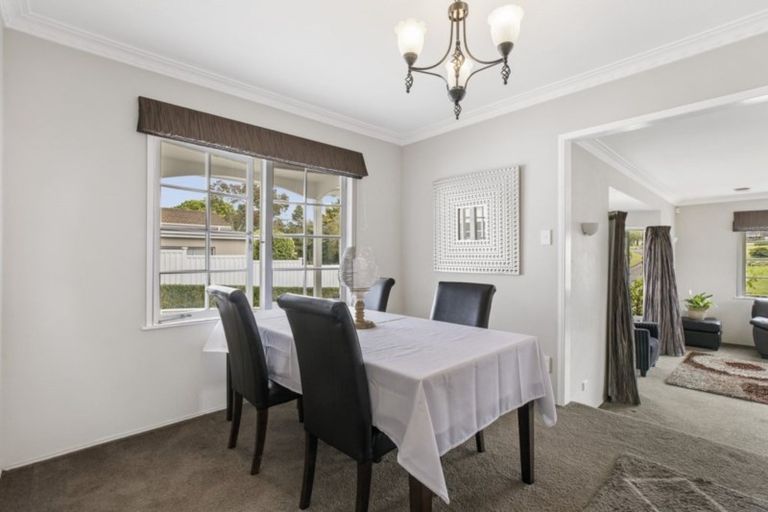 Photo of property in 70 Ray Small Drive, Pahurehure, Papakura, 2113