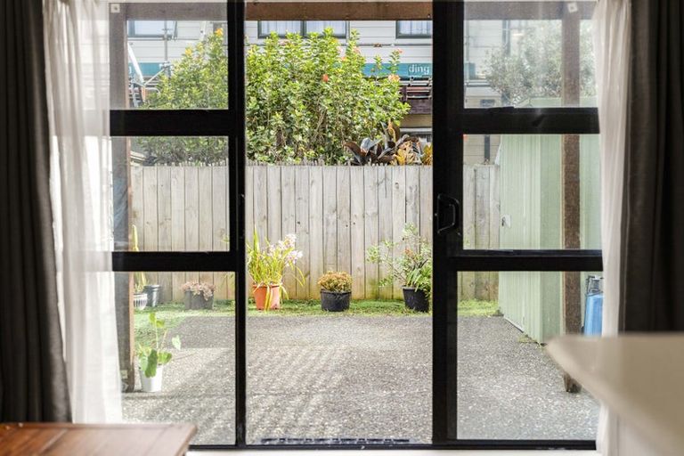 Photo of property in 5/17 Harbour View Road, Te Atatu Peninsula, Auckland, 0610