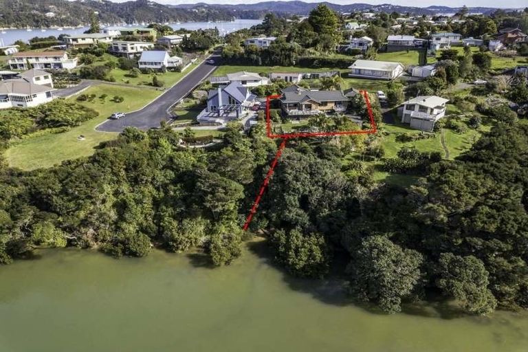 Photo of property in 15 Kakapu Road, Okiato, Russell, 0272