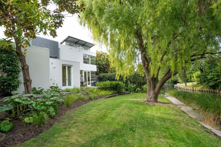 Photo of property in 100a Glandovey Road, Fendalton, Christchurch, 8052