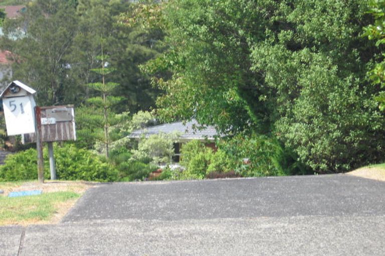 Photo of property in 2/51 Ayton Drive, Totara Vale, Auckland, 0629